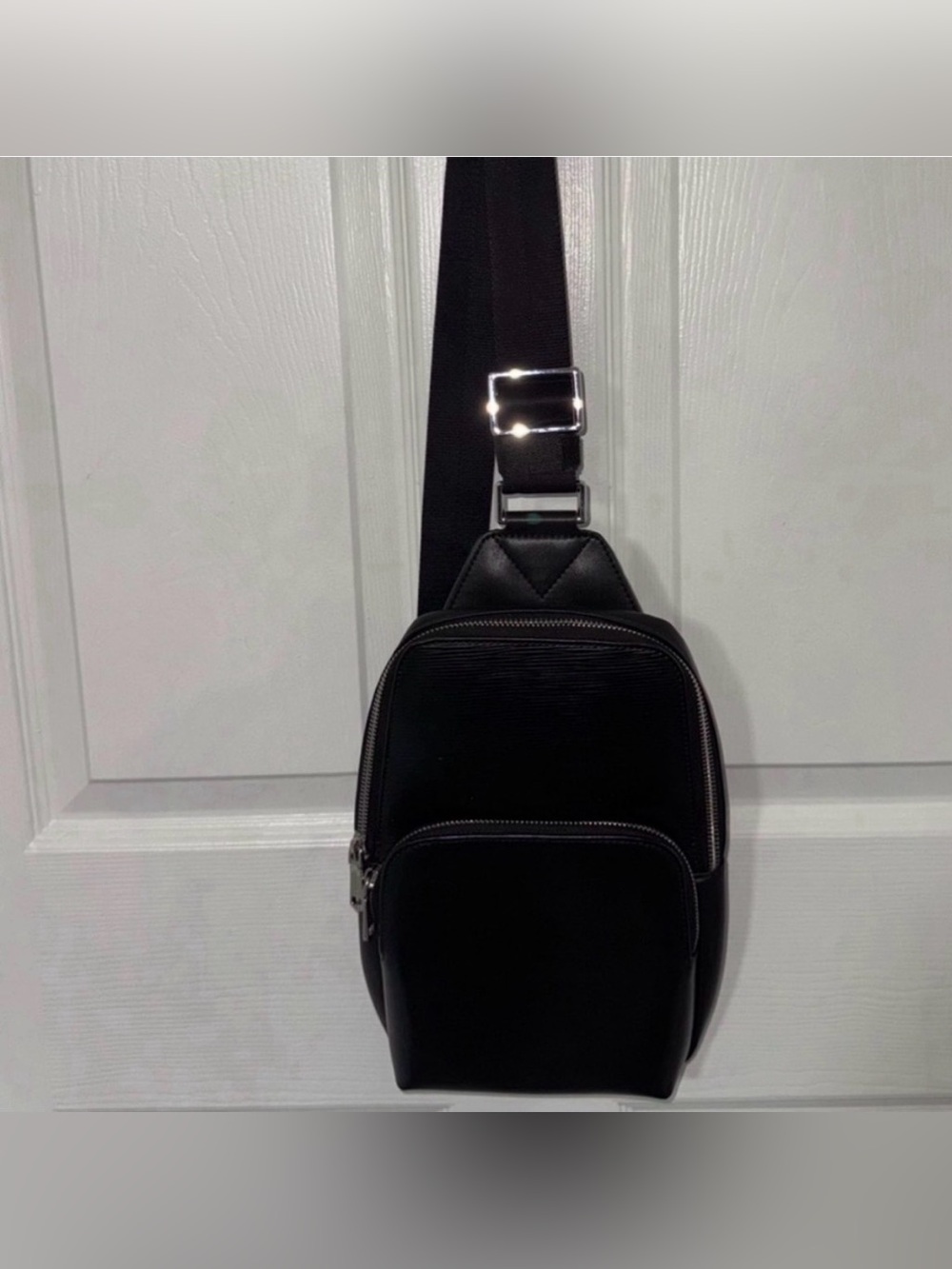 Maverick & Co. Manhattan Leather Sling Bag